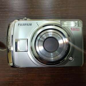 #8893 FUJIFILM　Fine Pix A900　8.8-35.2㎜　1:2.9-6.3　コンパクトデジタルカメラ　富士フィルム　通電確認済