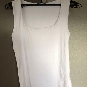 ZARA ホワイトタンクトップ
