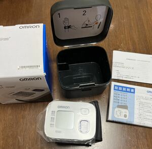 HEM-6161 OMRON 手首式血圧計 血圧計 ジャンク品　部品取り　など