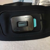 ショップジャパン Shop Japan スレンダートーンコネクト SlenderTone Connect EMS腹筋ベルト USBケーブル欠品/新品パッド２セット付_画像2