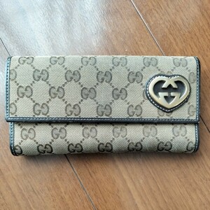 GUCCI グッチ 財布　GGキャンバス　ハート金具　長財布　ブラウン　中古