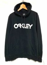 ☆20FW 美品　OAKLEY オークリー　ロゴプリント 裏毛スウェット プルオーバーフードパーカー ブラック L_画像1