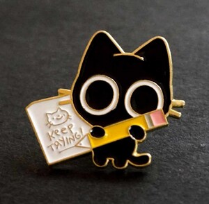 メモ書き黒猫■『Keep Trying』新品『萌猫.ネコ 』■ねこ好き(=^・^=)BLACK CAT キャット■金属ピンバッジ バッチ■ラッキーアイテム 開運