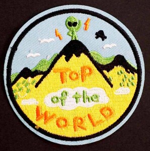 頂点制覇US萌緑宇宙人■『TOP of the WORLD』■新品■ 宇宙人 UFO エイリアン■刺繍ワッペン■ミリタリー　おしゃれ■洋服・衣類・衣服DIY