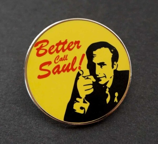 PN黄円BCS■新品『Better Call Saul /ベター コール ソウル』ブレイキング・バッド　Breaking Bad　■アメリカ　ドラマ■金属ピンバッジ