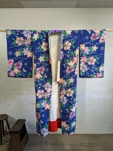 アンティーク 着物 リメイク材料 綸子縮緬 赤縮緬 長襦袢 花 身丈約136cm