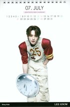 Lee Know リノ STRAY KIDS ストレイキッズ スキズ グッズ 卓上 カレンダー (写真集 カレンダー) 2024~2025年 (2年分) ステッカーシール_画像3