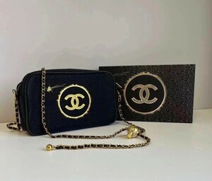 シャネル　CHANEL　 クリスマス　ノベルティポーチ　ショルダーバッグ チェーン付き　ココマーク ブラック ロゴ　非売品　新品未使用品