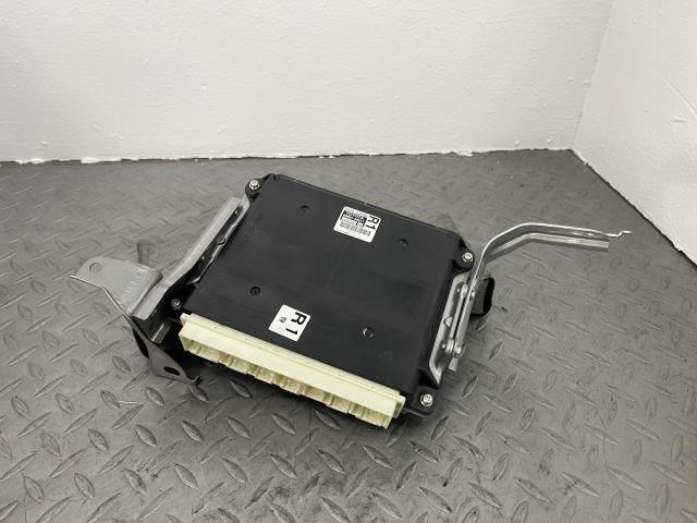 アイシス ZGM10G エンジンコンピューター 89661-44611