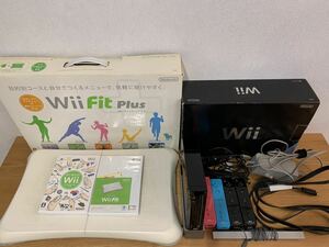 Wii 本体 バランスWiiボード　はじめてのWii wii fit plusリモコン4つ ヌンチャク 2つ　HDMIケーブル&変換アダプターセット
