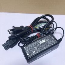 中古LG AC ADAPTER ADS-40SG-19-3 19032G 19V~1.7A L型コネクタ 外径約6.4mm センターピンあり　動作品　SHA1166_画像1