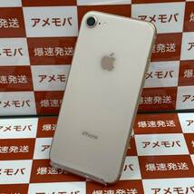 爆速発送 ジャンク品 iPhone8 64GB docomo版SIMフリー ゴールド 本体のみ MQ7A2J/A 電池がサービス状態になっている、画面に割れ_画像3