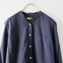 マーガレットハウエル MARGARET HOWELL WASHED COTTON カラーレスシャツ 1/ネイビー系 コットン ブラウス ノーカラー【2400013653985】_画像4