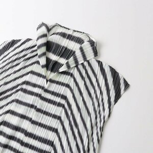 プリーツプリーズ イッセイミヤケ PLEATS PLEASE ISSEY MIYAKE プリーツ グラデーション ボーダー ワンピース 3/白系 【2400013643832】