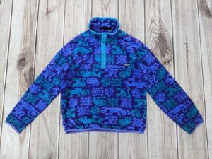 6．USA製 パタゴニア 総柄 クリーチャー　スナップT ハーフボタン フリースシャツ プルオーバー Patagonia メンズM 紫緑系x410