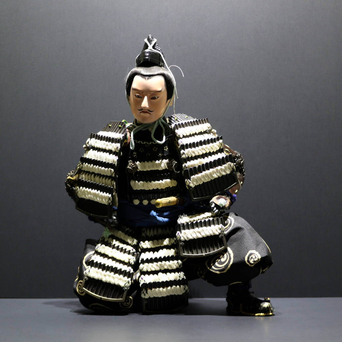 Kyoto Maruhei / Oki Heizo / Muñeca guerrera / Muñeca May / Muñeca japonesa / Figura arrodillada acorazada / Samurai / Caja original, estación, Eventos anuales, Día del Niño, muñecas de mayo