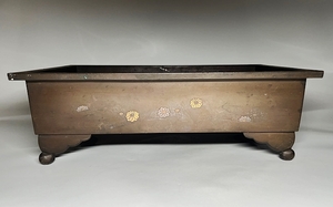 【瑞】銅製　菊紋　象嵌　水盤　幅：５１．５ｃｍ　重さ：約７ｋｇ