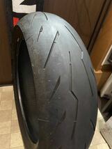 中古MCタイヤ 2021年製造 PIRELLI DIABLO ROSSOⅣ 180/55ZR17 パンク修理痕あり ピレリ ロッソ4 180 55 17 3021 M2894_画像5