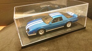 最終価格 エルエス 1/24 82年 カマロ Z28 プラモデル 完成品 LED点灯 ケース付き 中古品