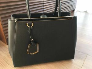 FENDIフェンディ2Jours-Calfskin 2wayショルダーバッグ ブラック型押しレザー 2回使用 定価350,000円 A4対応 入学式セレモニーに