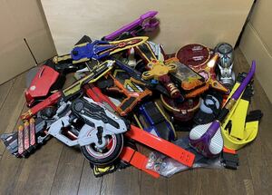 ジャンク 仮面ライダー おもちゃ 変身ベルト 武器 まとめて 仮面ライダーガッチャード ブレイド ドライブ オーズ 龍騎 など 現状渡し