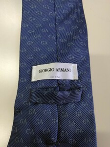 アルマーニ　GIORGIO ARMANI　ネクタイ　ブランドロゴ　総柄　ネイビー系　イタリア製　シルク100%