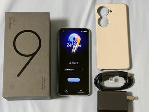 ★Zenfone9 (RAM 8GB・256GBモデル) ムーンライトホワイト 国内版SIMフリー 中古美品★