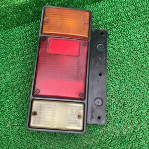  Nissan Atlas AKR81E original left tail light tail lamp [FAKR81E-R512-03]