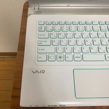 SONY ソニー パソコン ノート型パソコン　アダプタ付き　SVE14AC12N ホワイト　白　VAIO Windows7_画像4