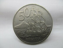 【外国銭】ニュージーランド 50セント 1977年 詳細不明 コイン 硬貨 1枚_画像1
