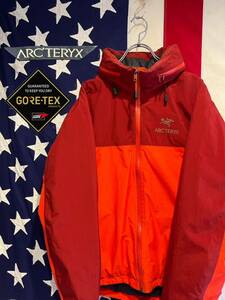 ★Arc’teryx★アークテリクス★カナダ製★GORE-TEX★PRIMALOFT★フード内蔵★マウンテンジャケット★ゴアテックス★レッド★赤★Sサイズ★