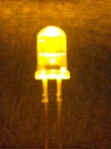 5mm.LED 加工用 8000mcd黄色 100個