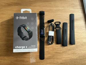 ★【難あり】fitbit charge5 本体セット（ブラック）とメッシュの替ベルト付★