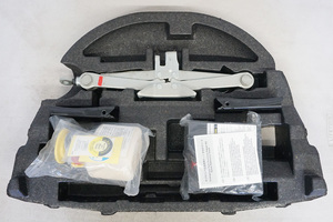  Toyota iQ I cue KGJ10 original loaded tool flat tire repair kit used [IQ3C041]