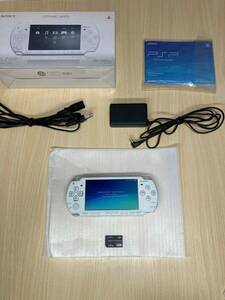 美品　PSP2000ホワイト　付属品完備　SONY ソニー プレイステーションポータブル 