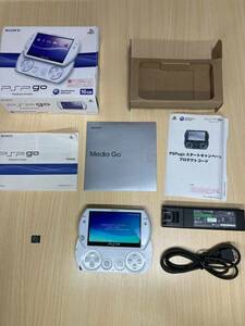 美品　PSPgoホワイト　付属品完備　SONY ソニー　プレイステーション ポータブル 