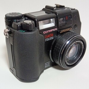  美品　OLYMPUS CAMEDIA C-5050 Zoom 　オリンパスデジタルカメラ 単３電池で作動