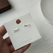 両耳用 オシャレ ミニ リボン ピアス ★ モチーフピアス スタッド 耳飾り ジュエリー イヤリング アクセサリー 銀 z3_画像7