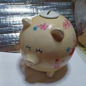 レトロ【貯金箱】ブーブー豚の貯金箱 20×15 大きな豚の貯金箱。コインを入れるとブーブーと3回鳴きます◆割れないプラスチック製