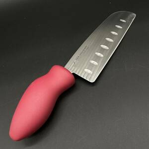 Viva ビバライズ NEW GIZA KNIFE ギザ刃 包丁 庖丁 三徳 刃物 アシストグリップ ナイフ 調理器具 日本製 赤紅色 刃渡り 約16cm 全長 約27cm
