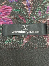 (I11169) ヴァレンティノガラヴァーニ VALENTINO GARAVANI ウール100％ フラワー柄 大判ストール ショール ブラック×パープル系_画像2