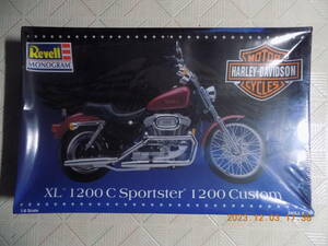 HARLEY-DAVIDSON XL 1200 C Sportster 1200 Custom (Revell MONOGRAM 1/8 SCALE ) 