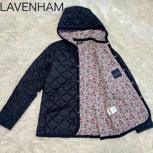 【LAVENHAM】ラベンハム　キルティングジャケット　キルティングコート　黒 花柄 フード付き サイズ36　S～M相当
