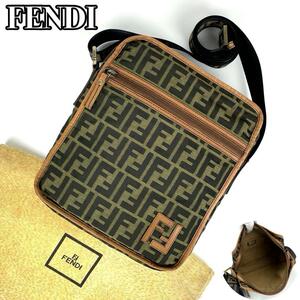 美品■FENDI フェンディ ズッカ柄 ショルダーバッグ FF キャンバス レザー ユニセックス クロスボディ メッセンジャー ブラウン系 7VA152