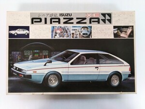 旧バンダイ　ISUZU　ピアッツァXE　1/20スケール　BANDAI　いすゞ　PIAZZA　当時物　プラモデル　乗用車　組み立て途中品　現状渡し