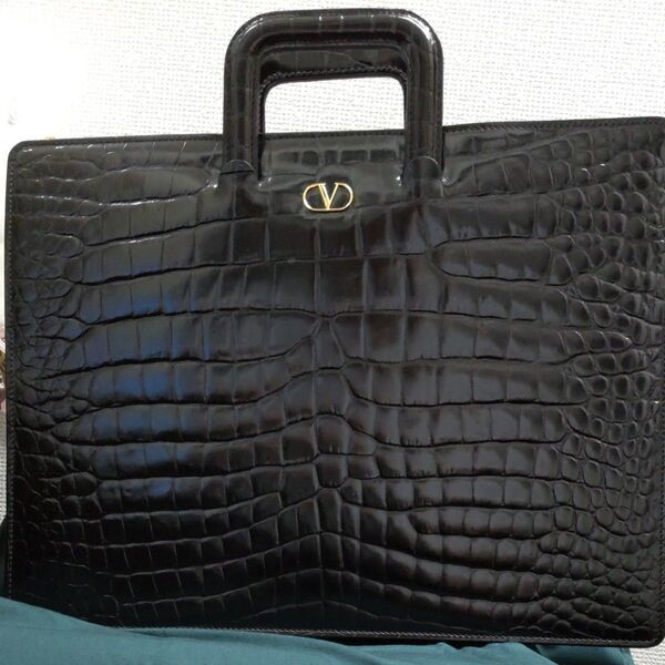 VALENTINO GARAVANI【美品】クロコダイル模様型押しメンズビジネス手提げバッグ