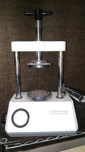 歯科技工用プレス　モリタ　油圧フラスコプレス(FP7)