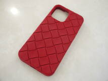 未使用　Bottega Veneta ボッテガヴェネタ イントレチャート ラバーシリコン iPhone13ProMax ケース アップルキャンディー　赤　レッド　_画像2