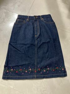 サイズS★ お花の刺繍が可愛いデニムスカート　 デニム ブルー