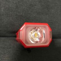 美品 キャットアイ AMPP300 ヘッドライト HL-EL083RC 自転車 LED USB 充電式 ホワイト 赤 ロードバイク サイクリング ライト フロント_画像4